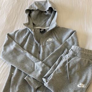 Nike jogger and hoodie set S